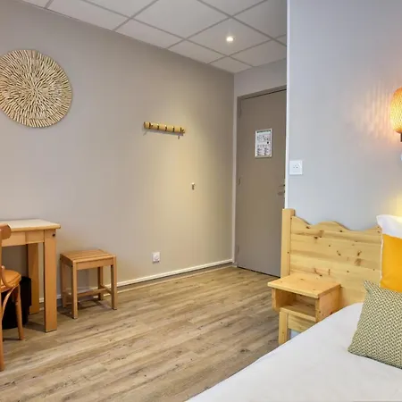 Les Essarts, Ussim 2* Valloire