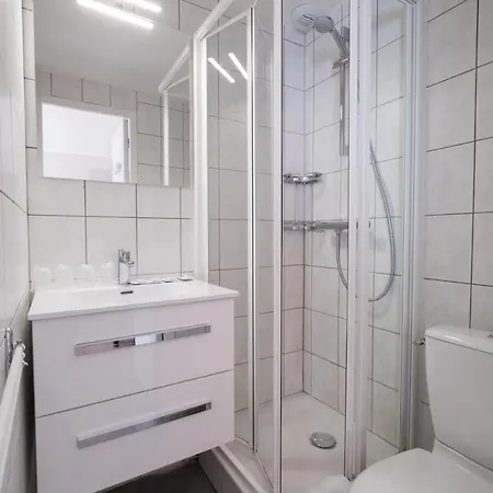 Les Essarts, Ussim Hotel Valloire